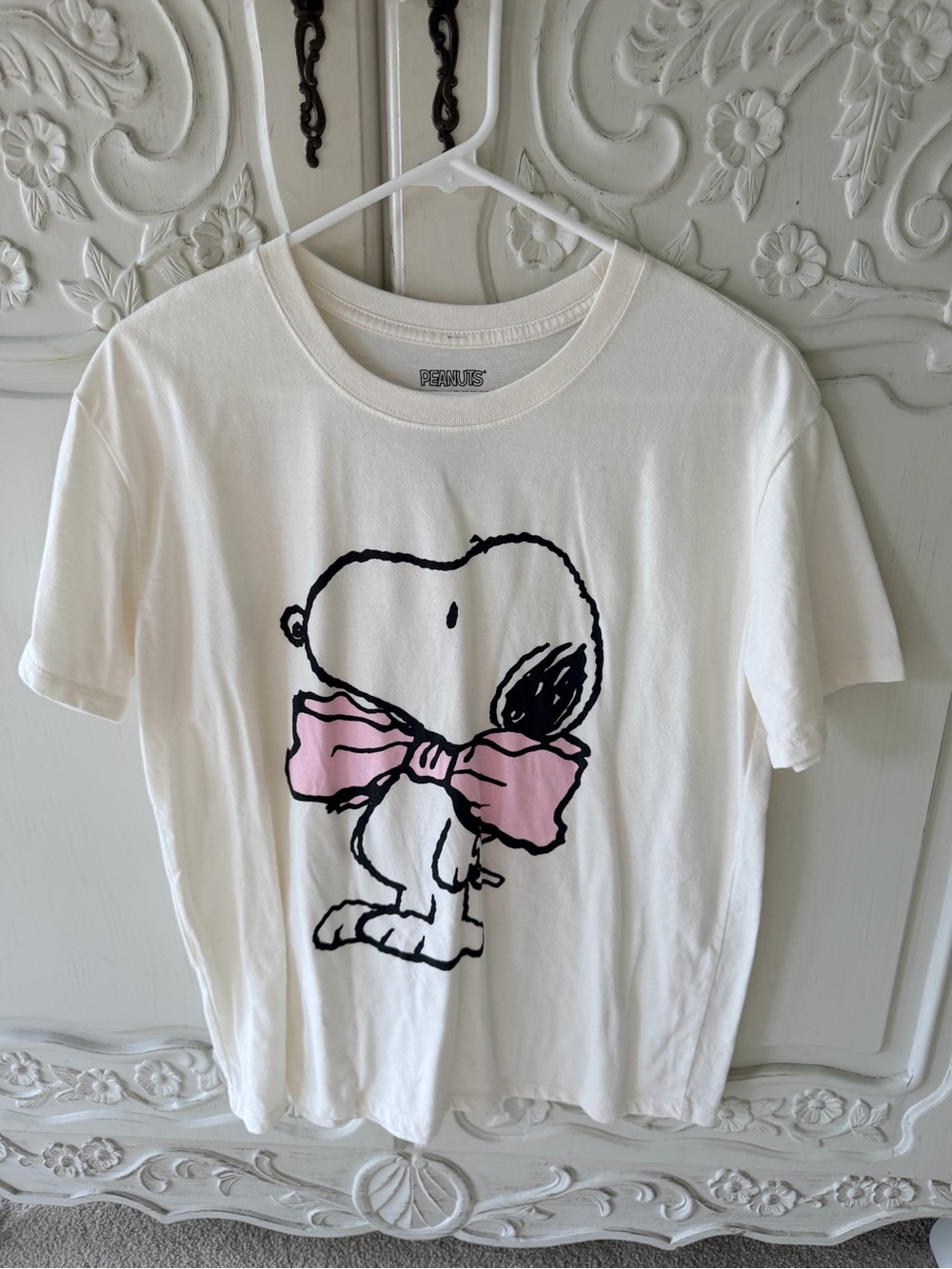 Peanuts Cute Snoopy T-Shirt with Pink Bow